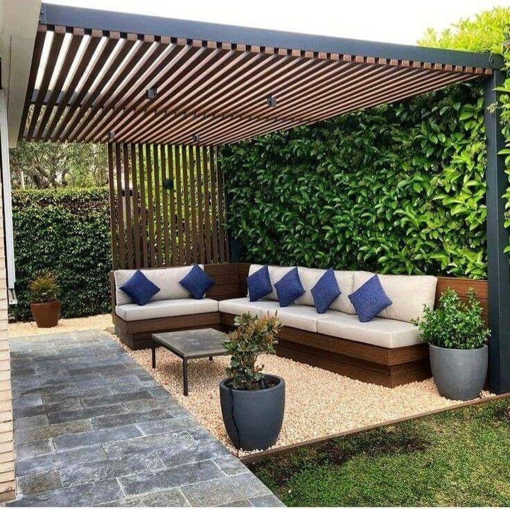 برجولات خشبية وحديدية في الأحساء