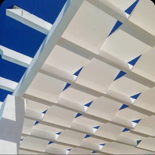 برجولات خشبية وحديدية في الأحساء