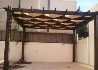 برجولات خشبية وحديدية في الأحساء