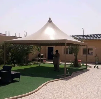 مظلات هرمية الاحساء